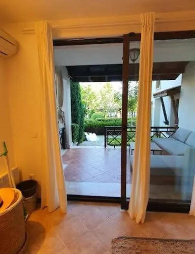 Oasis Apartment, луксозен в комплекс оазис לוזנטס