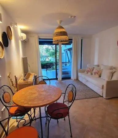 Oasis Apartment, луксозен в комплекс оазис Appartement Lozenets